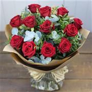 Classic 12 Red Roses 